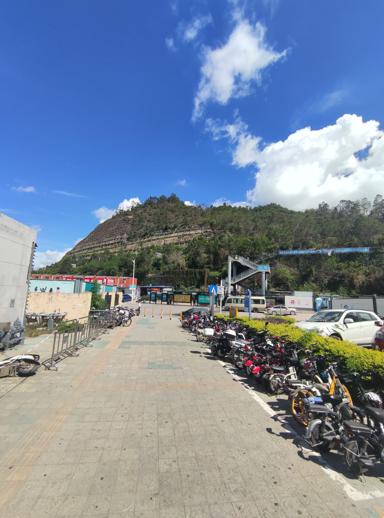 2021男6月年赤湾地铁C出口